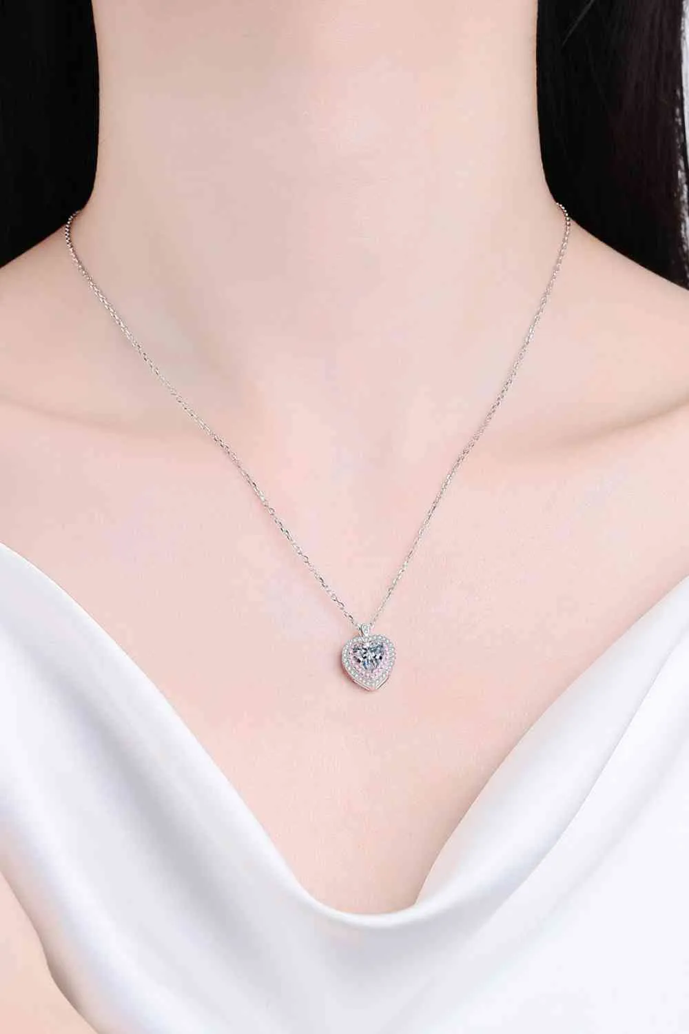 925 Sterling Silver 1 Carat Moissanite Heart Pendant Necklace