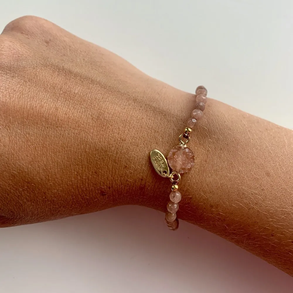 Armband 'Moonstone' (donker roze)