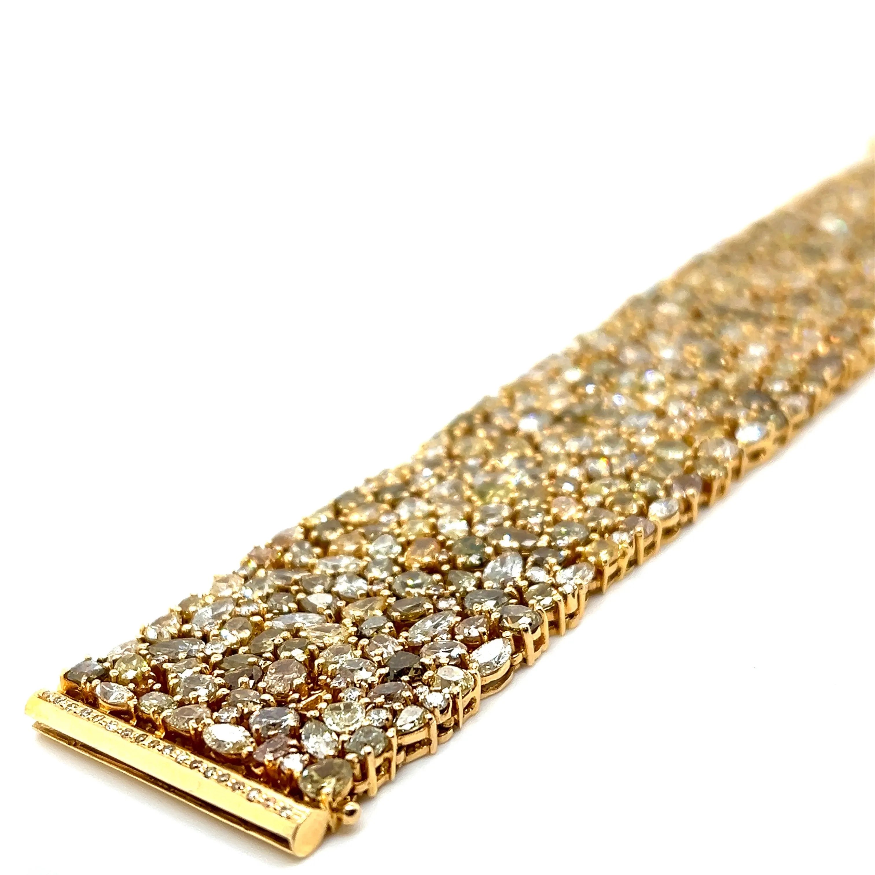 Coomi 18kt Gold Fancy Diamond Bracelet