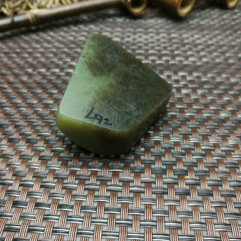 Natural Hetian Jade Rough Nephrite Raw (98g, 5.7X4.5X2cm)