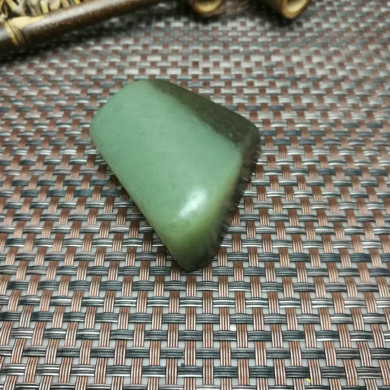 Natural Hetian Jade Rough Nephrite Raw (98g, 5.7X4.5X2cm)