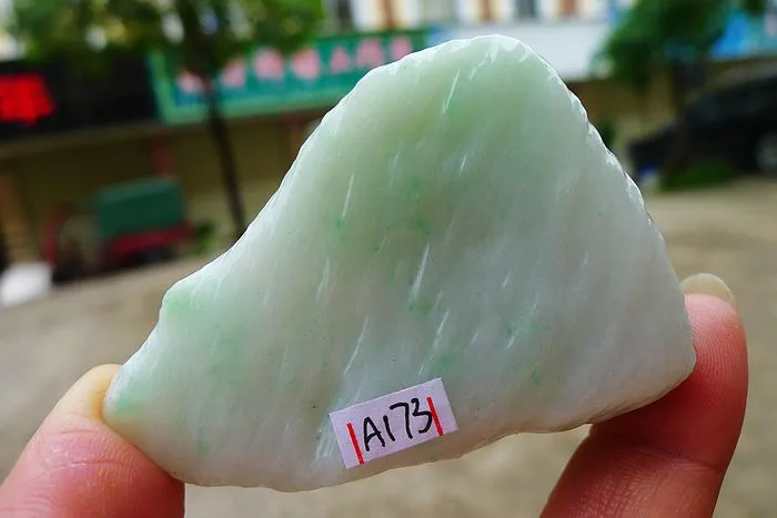 Natural Jade Rough Jadeite Raw (114g,6.1X4.3X2.2cm)