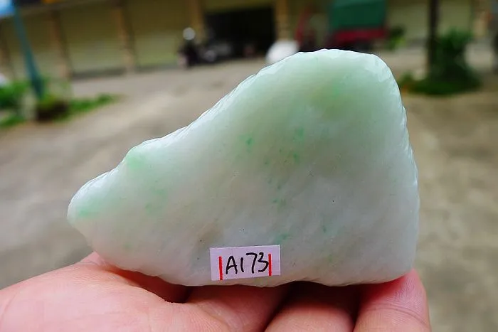 Natural Jade Rough Jadeite Raw (114g,6.1X4.3X2.2cm)