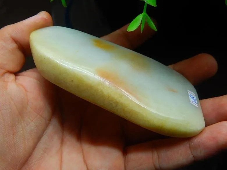 Natural Jade Rough Jadeite Raw (121g, 103X50X11mm)