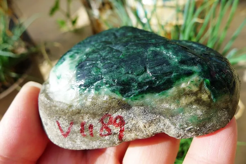 Natural Jade Rough Jadeite Raw (185g,7.3X5.8X2.7cm)