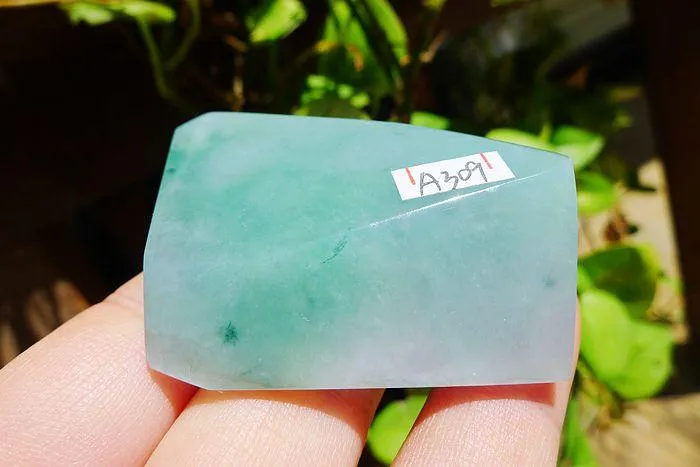 Natural Jade Rough Jadeite Raw (76g,5.3X4.8X1.7cm)