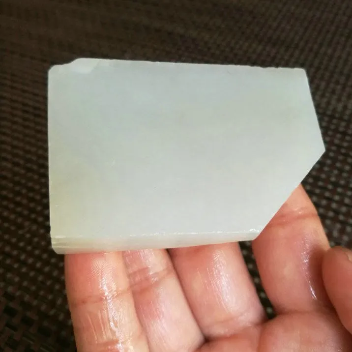 Natural Kunlun Jade Rough Nephrite Raw (106g, 6.5X4.5X1.2cm)