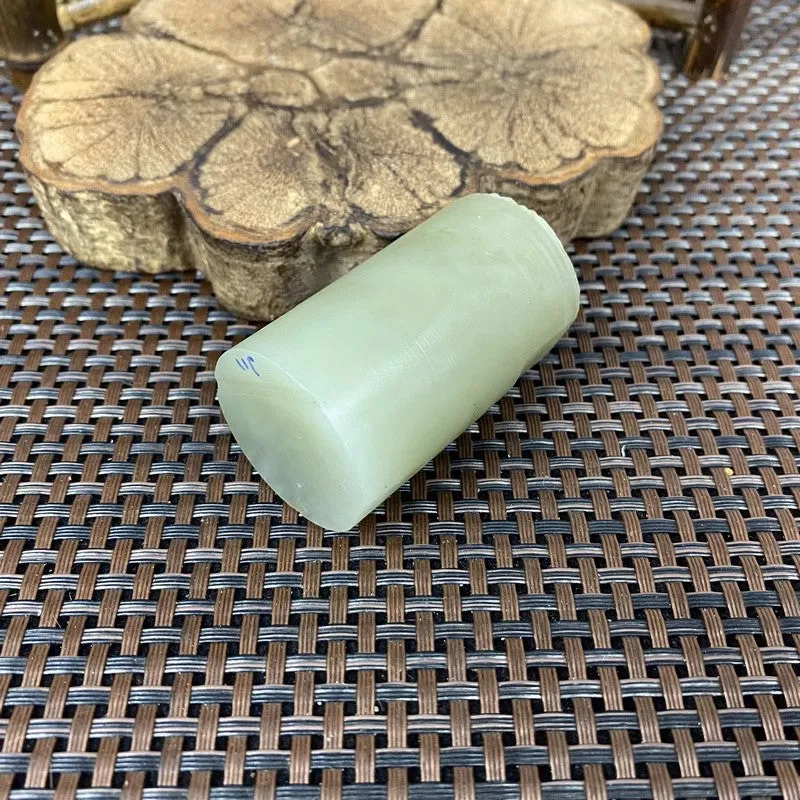 Natural Kunlun Jade Rough Nephrite Raw (115g,5.1X3.1cm)