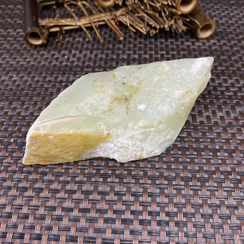 Natural Kunlun Jade Rough Nephrite Raw (176g,11.7X4.7X2.1cm)