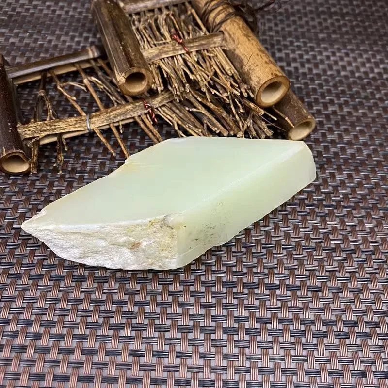 Natural Kunlun Jade Rough Nephrite Raw (176g,11.7X4.7X2.1cm)