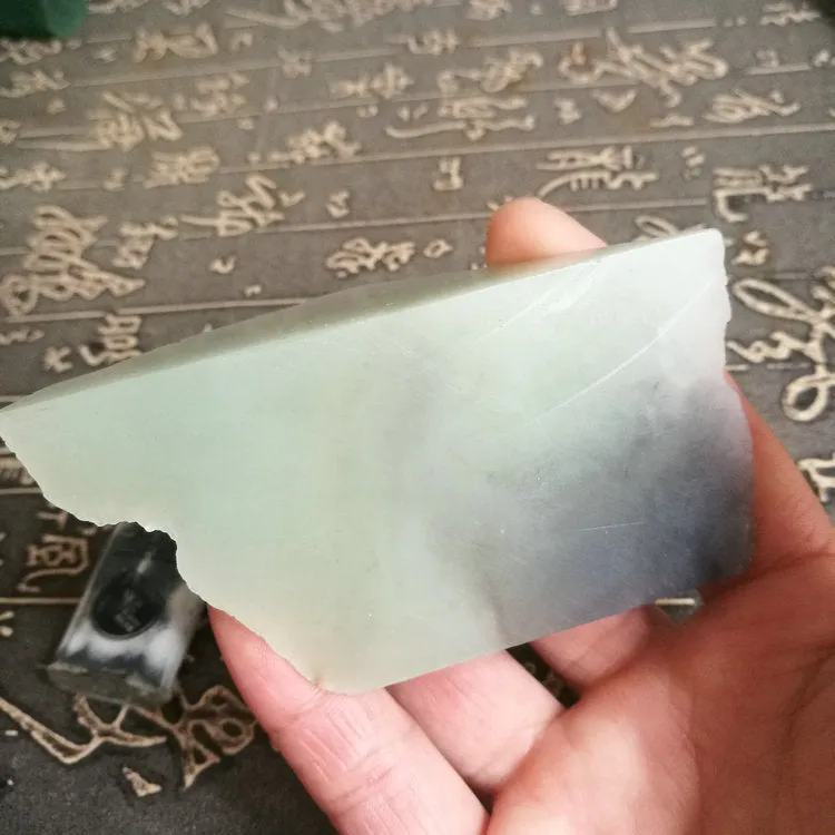 Natural Kunlun Jade Rough Nephrite Raw (177g, 8.5X4.5X2.5cm)