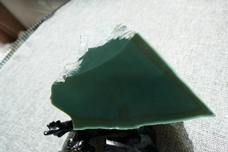 Natural Kunlun Jade Rough Nephrite Raw (1.8kg, 13X10X8cm)