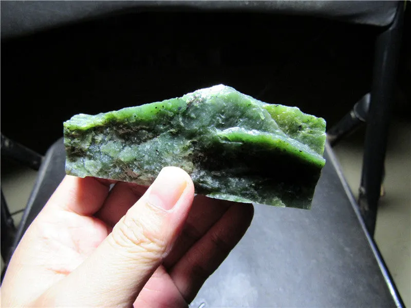 Natural Kunlun Jade Rough Nephrite Raw (224.71g, 91X40X37mm)