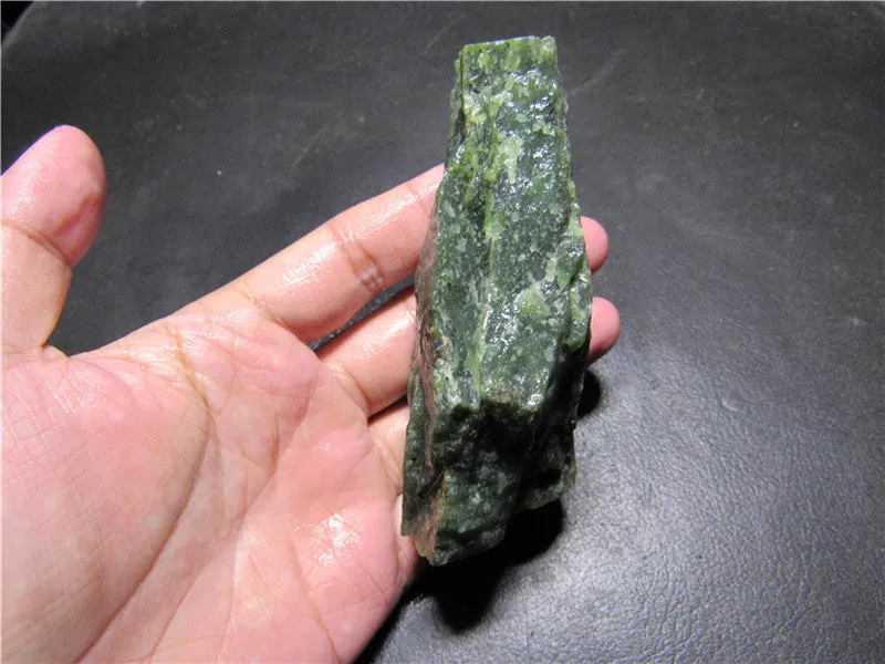 Natural Kunlun Jade Rough Nephrite Raw (224.71g, 91X40X37mm)