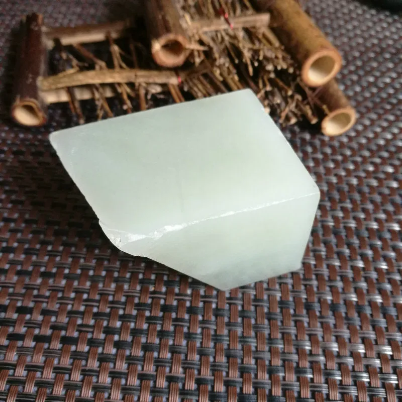 Natural Kunlun Jade Rough Nephrite Raw (258g,6.5X4.8X4cm)