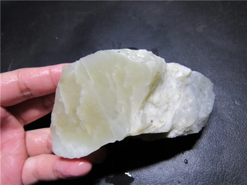 Natural Kunlun Jade Rough Nephrite Raw (335.86g, 108X64X56mm)