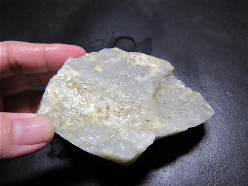 Natural Kunlun Jade Rough Nephrite Raw (335.86g, 108X64X56mm)