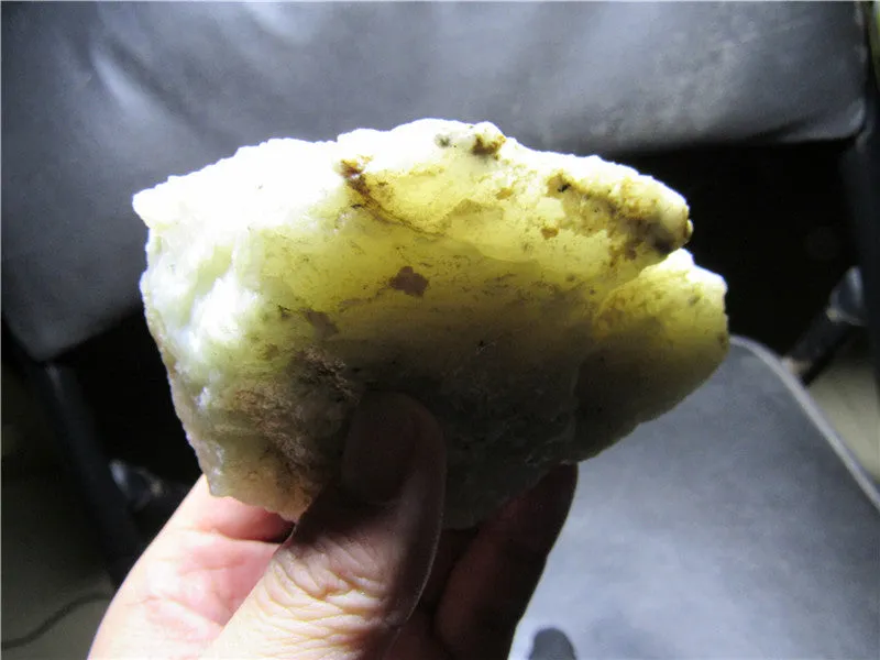 Natural Kunlun Jade Rough Nephrite Raw (335.86g, 108X64X56mm)