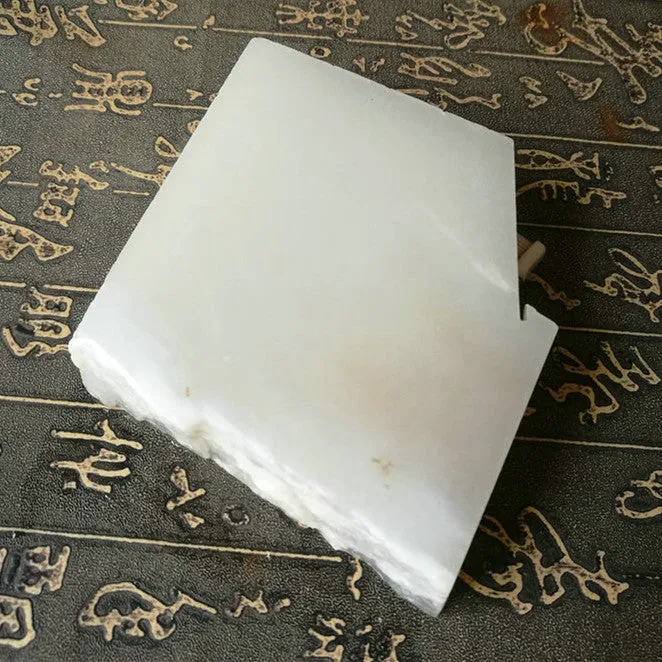 Natural Kunlun Jade Rough Nephrite Raw (344g, 8X7.5X1.9cm)