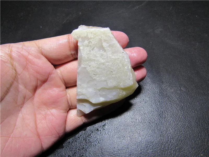 Natural Kunlun Jade Rough Nephrite Raw (41.96g, 70X46X8mm)