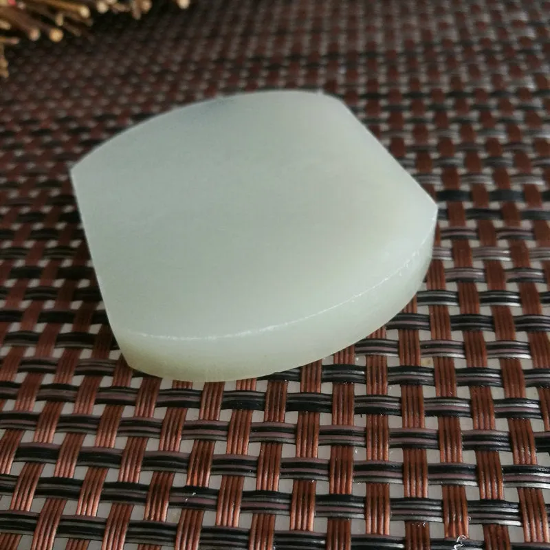 Natural Kunlun Jade Rough Nephrite Raw (55g, 5.2X1.6cm)