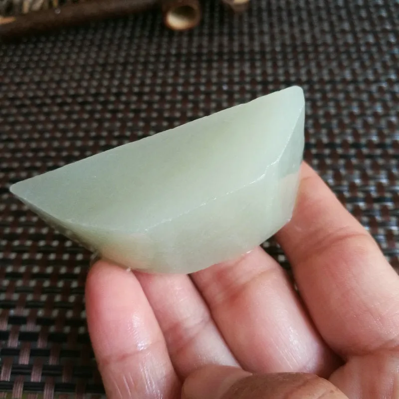 Natural Kunlun Jade Rough Nephrite Raw (63g, 6X2.3X1.8cm)