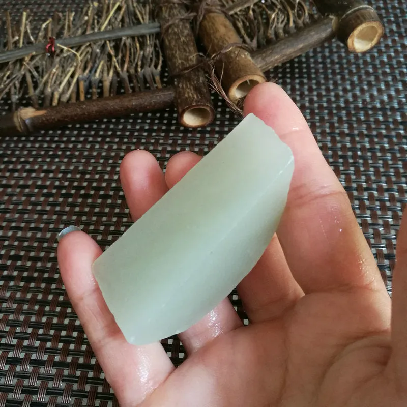 Natural Kunlun Jade Rough Nephrite Raw (63g, 6X2.3X1.8cm)