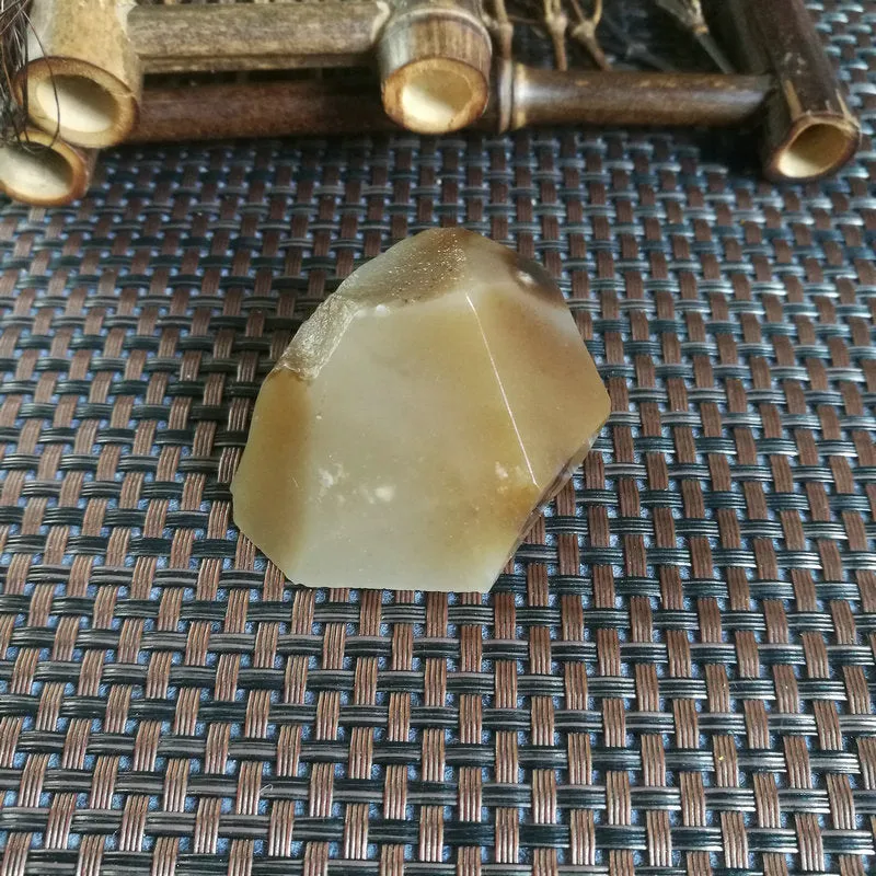 Natural Kunlun Jade Rough Nephrite Raw (71g,3.8X3.5X2.7cm)