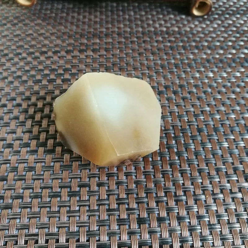 Natural Kunlun Jade Rough Nephrite Raw (71g,3.8X3.5X2.7cm)