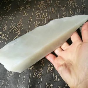 Natural Kunlun Jade Rough Nephrite Raw (805g, 21X7X2.9cm)