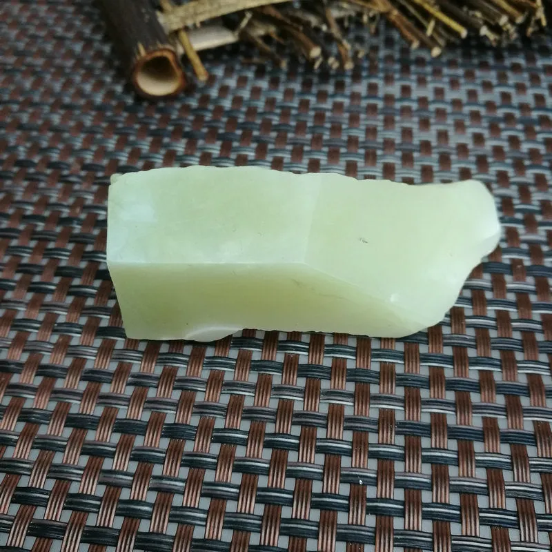 Natural Kunlun Jade Rough Nephrite Raw (85g,7X3X1.5cm)