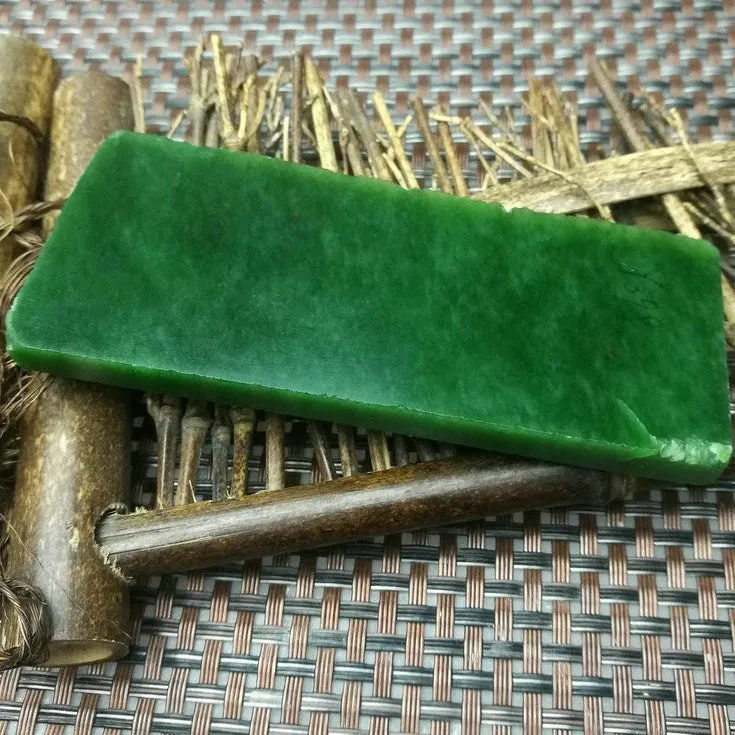 Natural Kunlun Jade Rough Nephrite Raw (88g, 9.5X4.3X0.8cm)