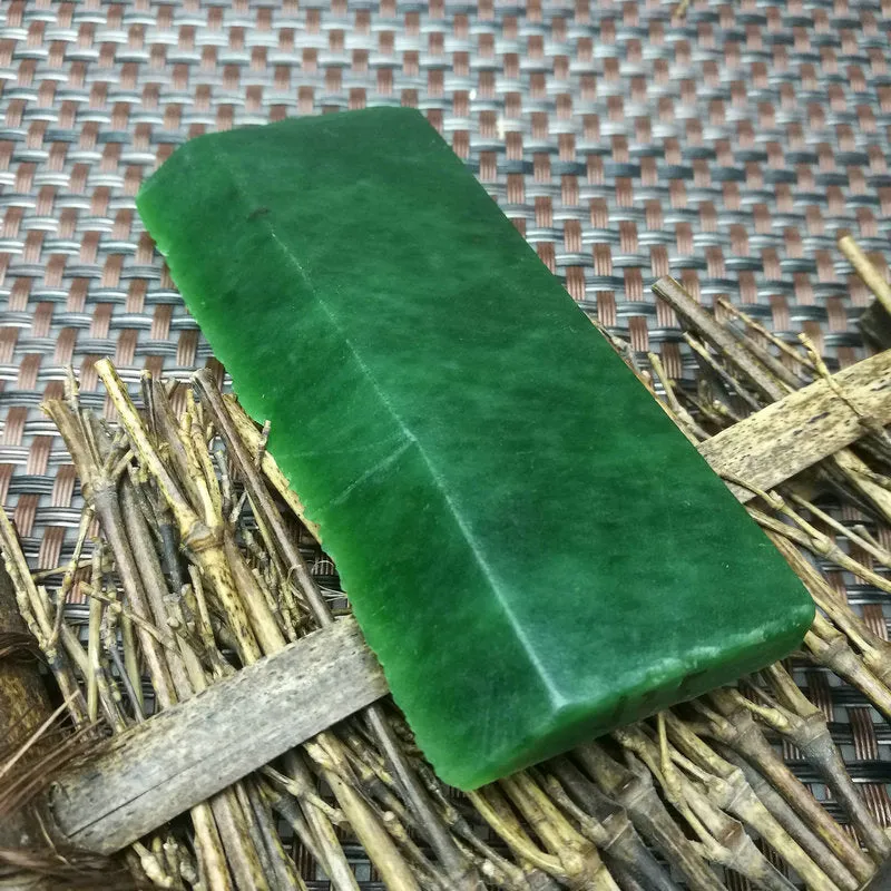 Natural Kunlun Jade Rough Nephrite Raw (88g, 9.5X4.3X0.8cm)