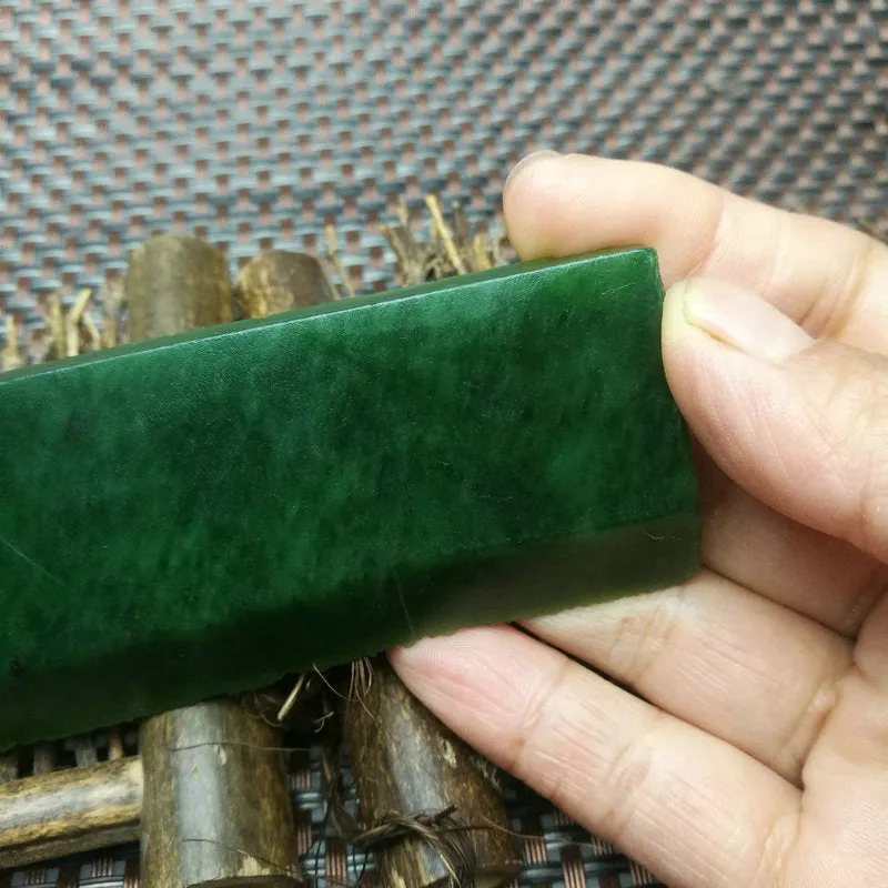 Natural Kunlun Jade Rough Nephrite Raw (88g, 9.5X4.3X0.8cm)