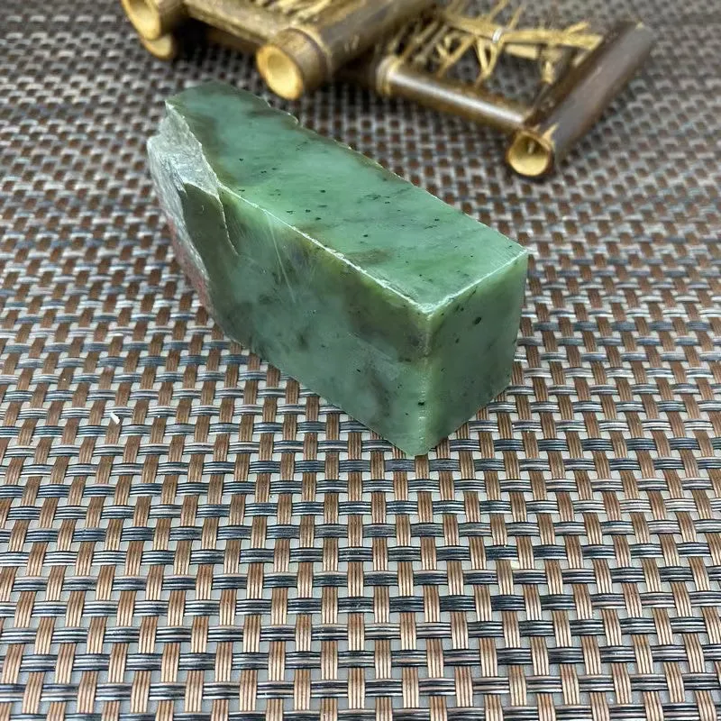 Natural Siberian Jade Rough Nephrite Raw (236g, 7.4X3.8X2.4cm)