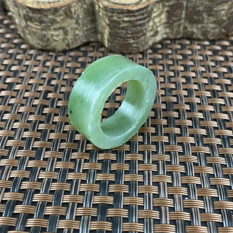 Natural Siberian Jade Rough Nephrite Raw (9g, 2.7X0.9cm)