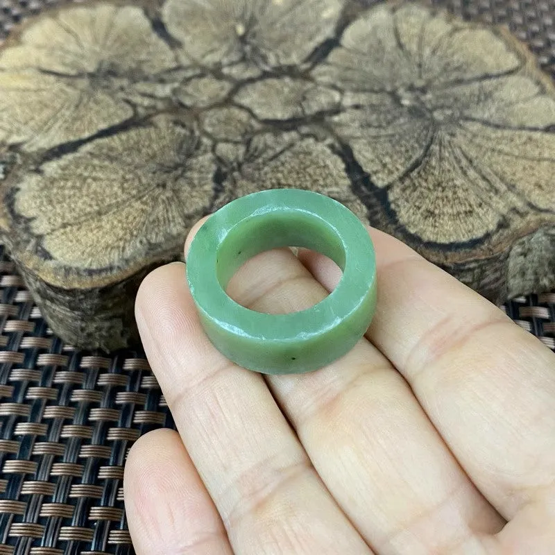 Natural Siberian Jade Rough Nephrite Raw (9g, 2.7X0.9cm)