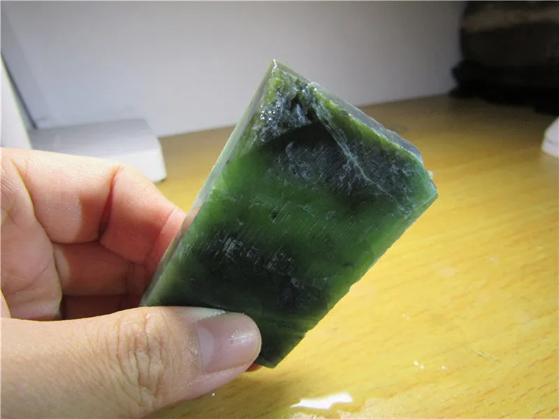 Natural Siberian Jade Rough Russia nephrite Raw (70.38g, 63X38X9mm)